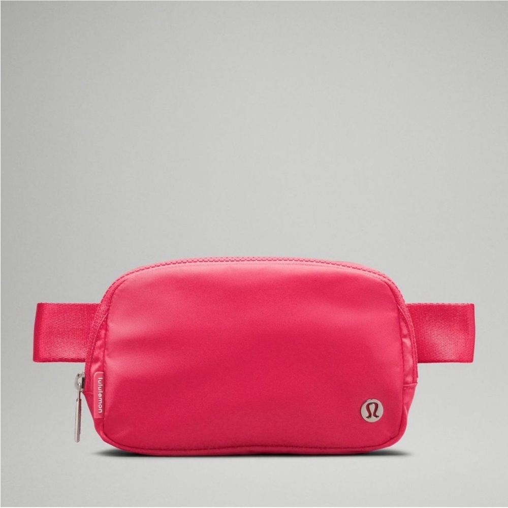 LULULEMON Everywhere Belt Bag in CORAL